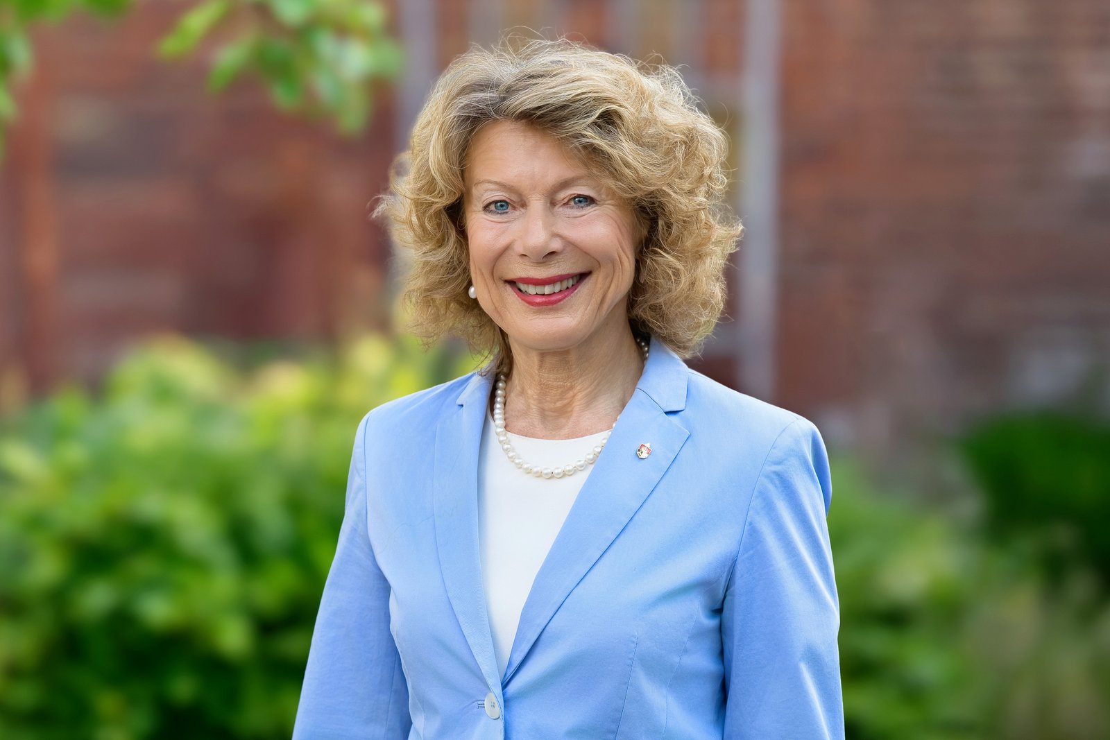 Dr. Iris Hauth