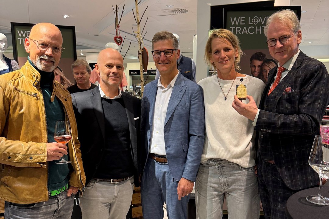 Gäste zur Eröffnung