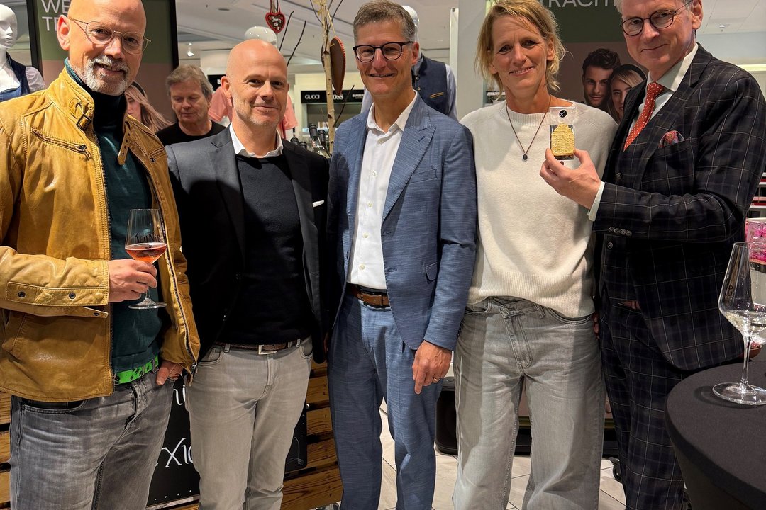 Gäste zur Eröffnung