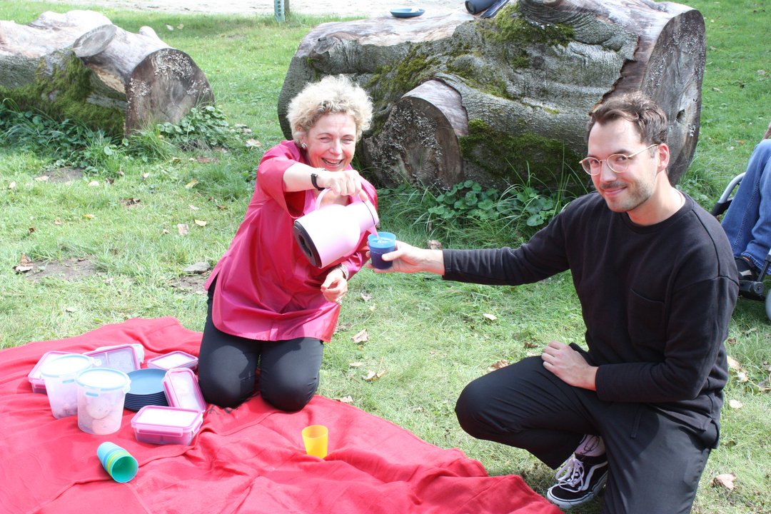 (Dr. Martina Klein, Leitung Referat Fundraising, Alexianer GmbH, und Robert Pogarell, Product Manager, Emsa) 