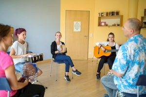 Musiktherapie in der Adoleszentengruppe